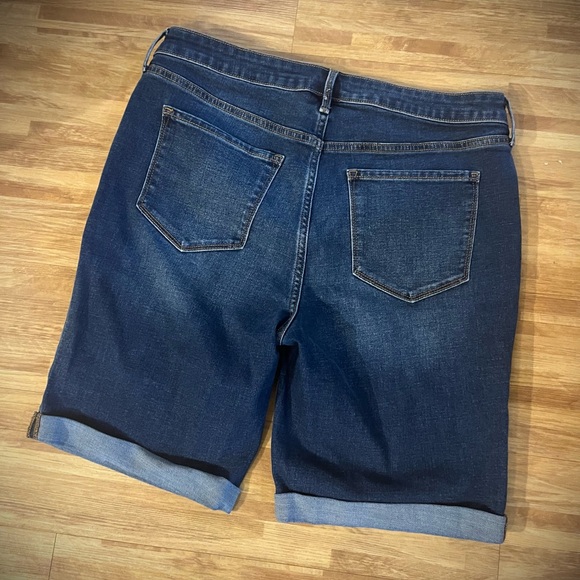 Old Navy denim Bermuda shorts - Picture 2 of 7